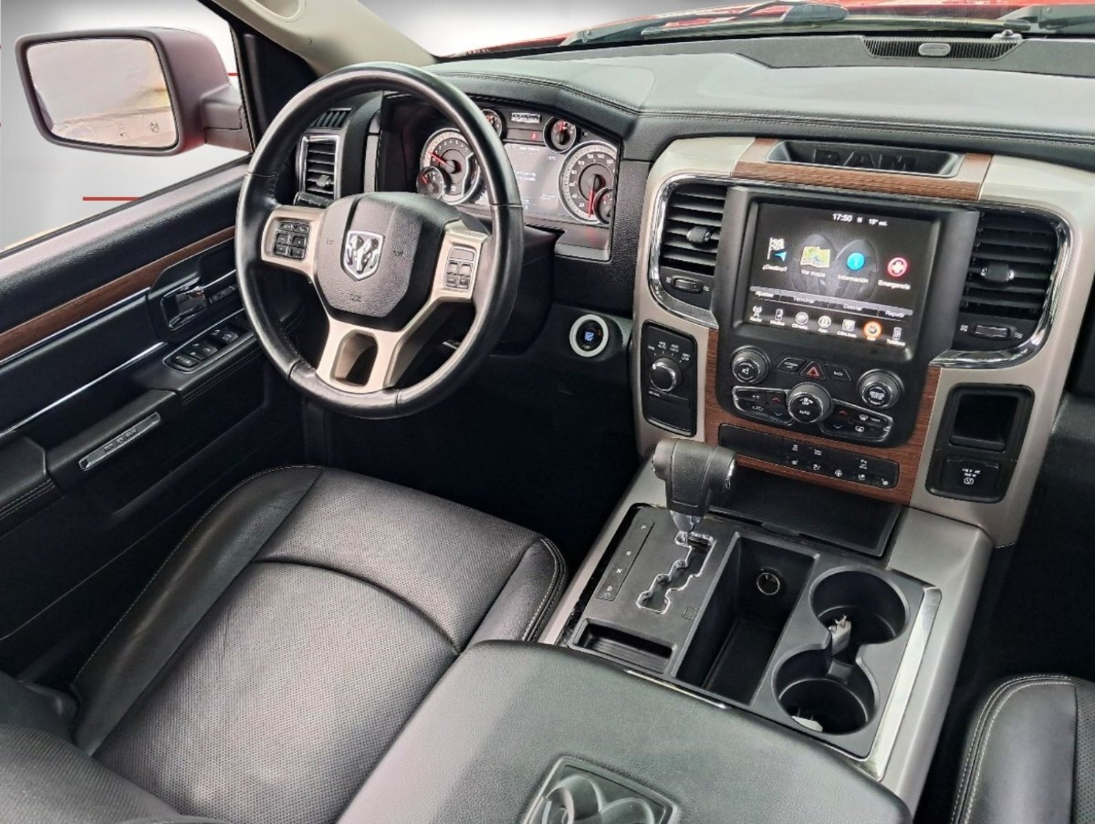 Dodge RAM 1500 4x4 Laramie 5.7 Aut 2017 - Imagen 5 de 10