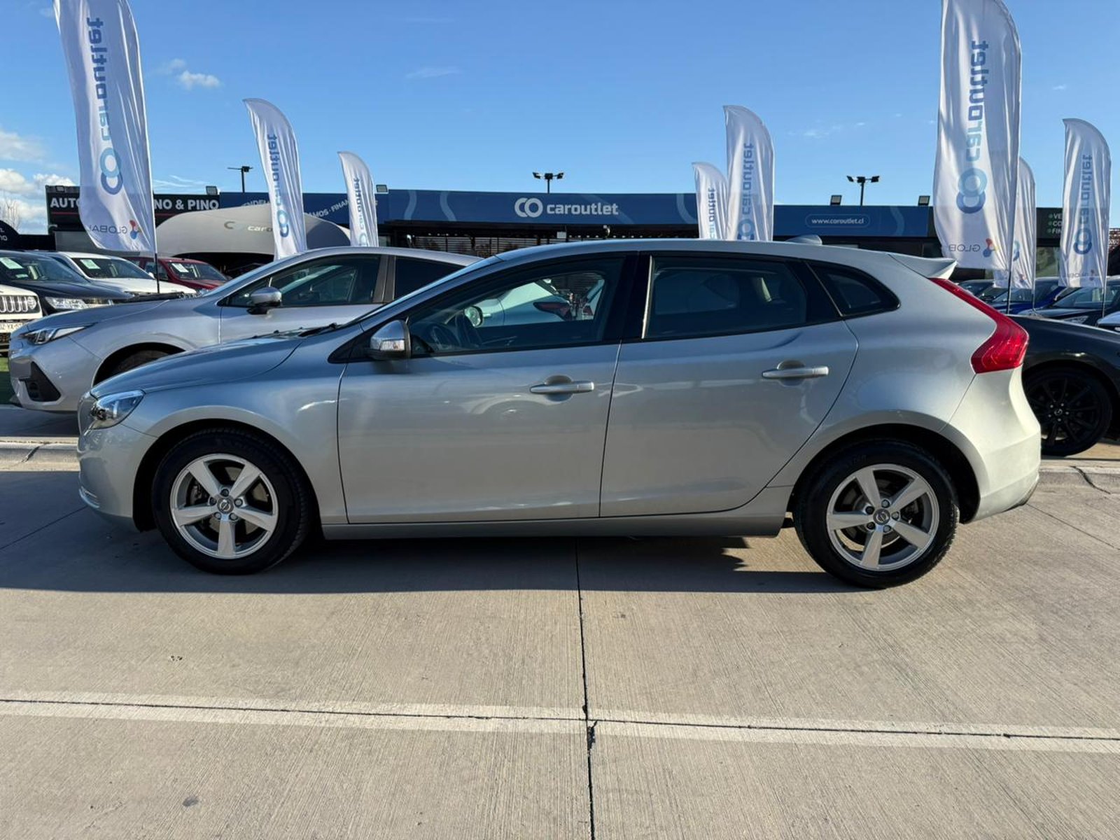 Volvo V40 T4 COMFORT 2016 - Foto 2 de 18