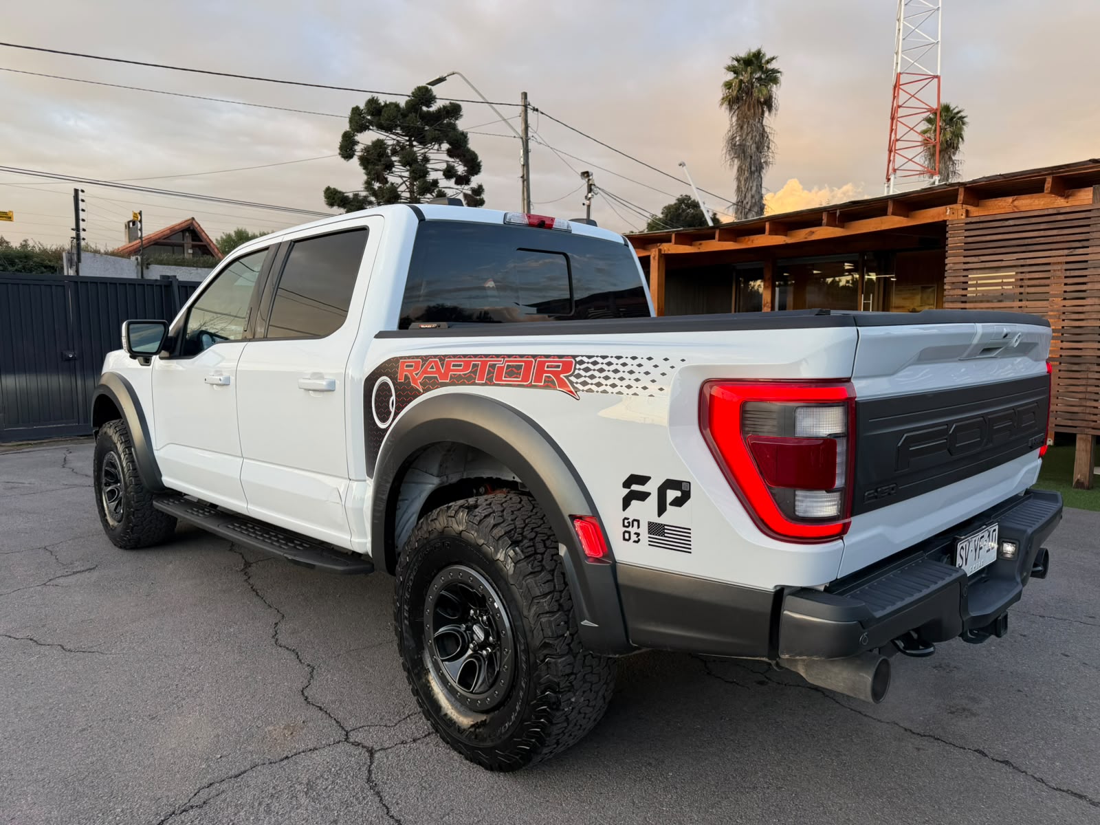 Ford F150 RAPTOR 4X4 3.5 AUT 2023 - Foto 3 de 20