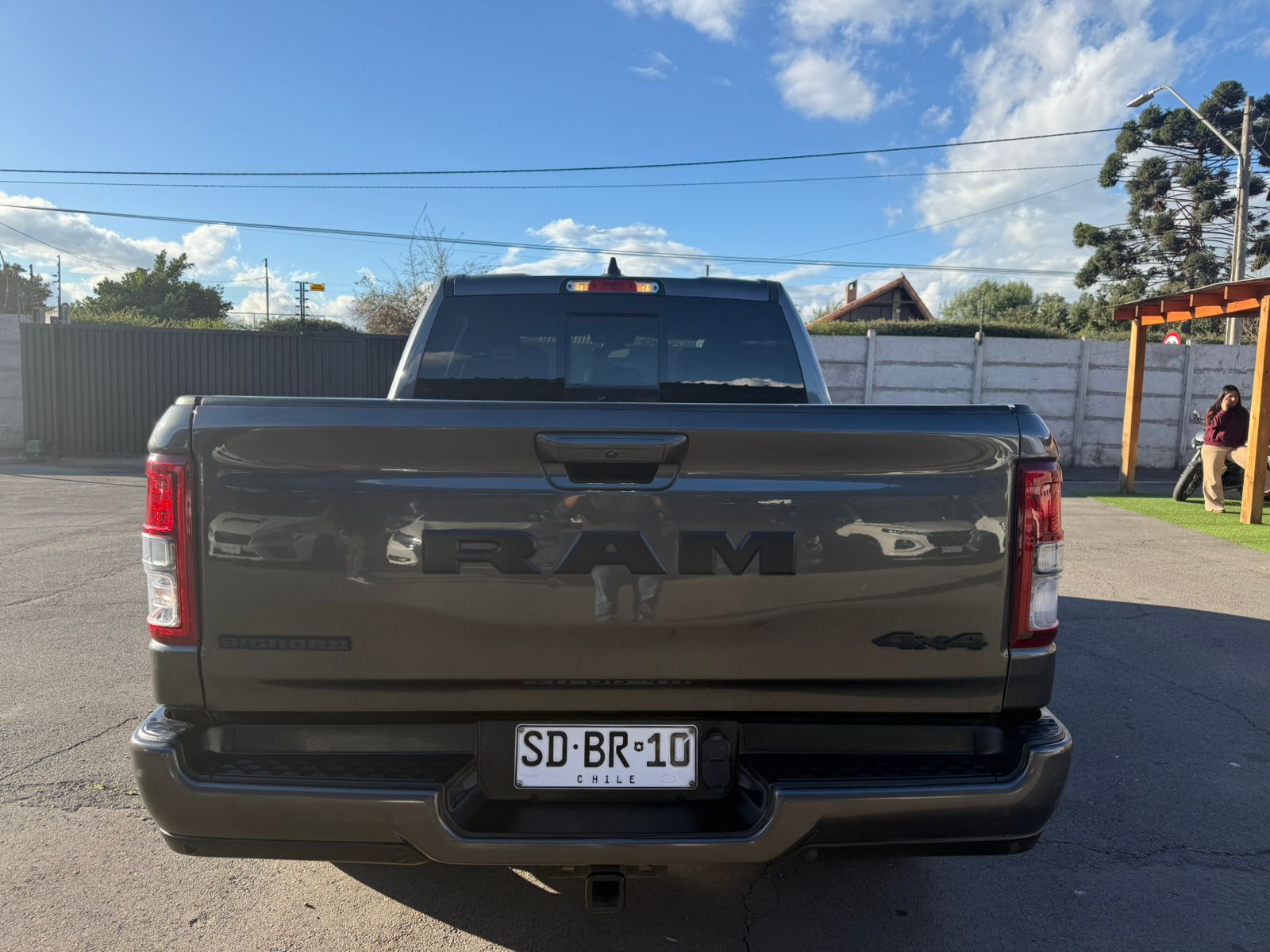 RAM 1500 BIG HORN CREW CAB 4X4 3.6 AUT 2022 - Foto 4 de 18