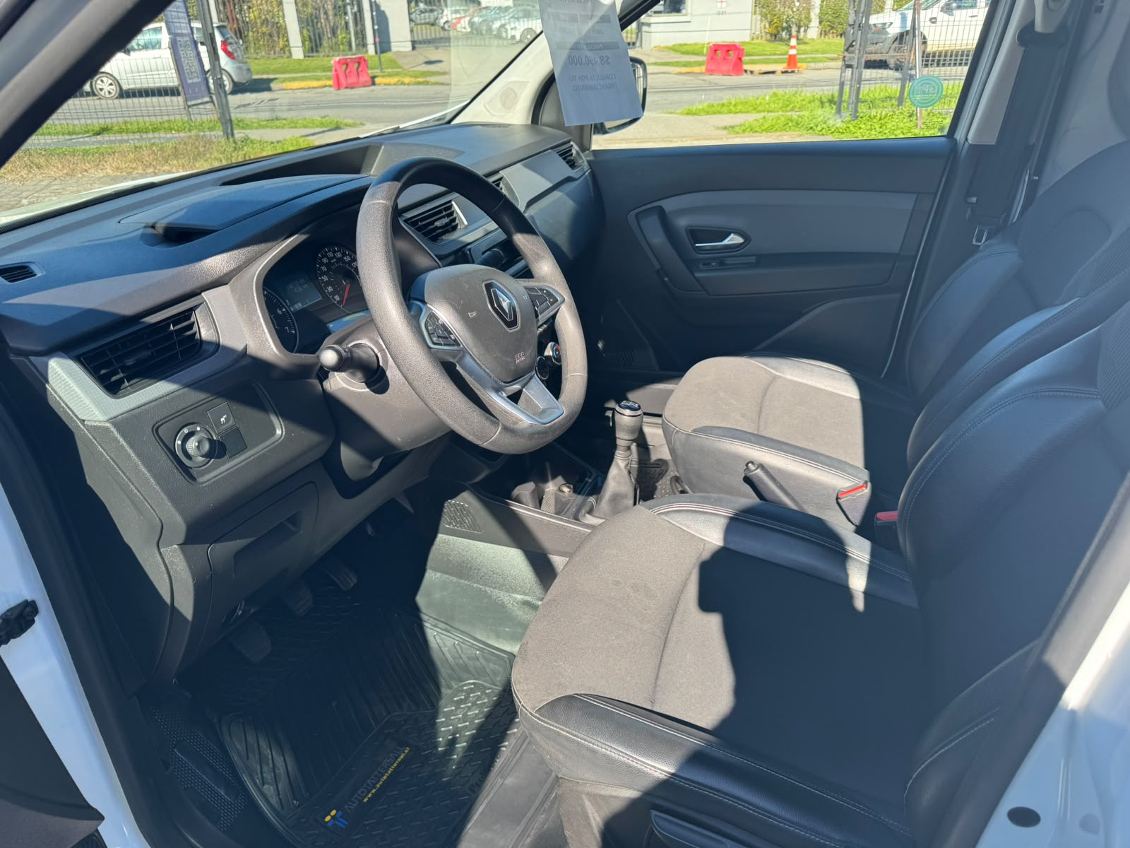 Renault EXPRESS 1.5 2023 - Imagen 7 de 10