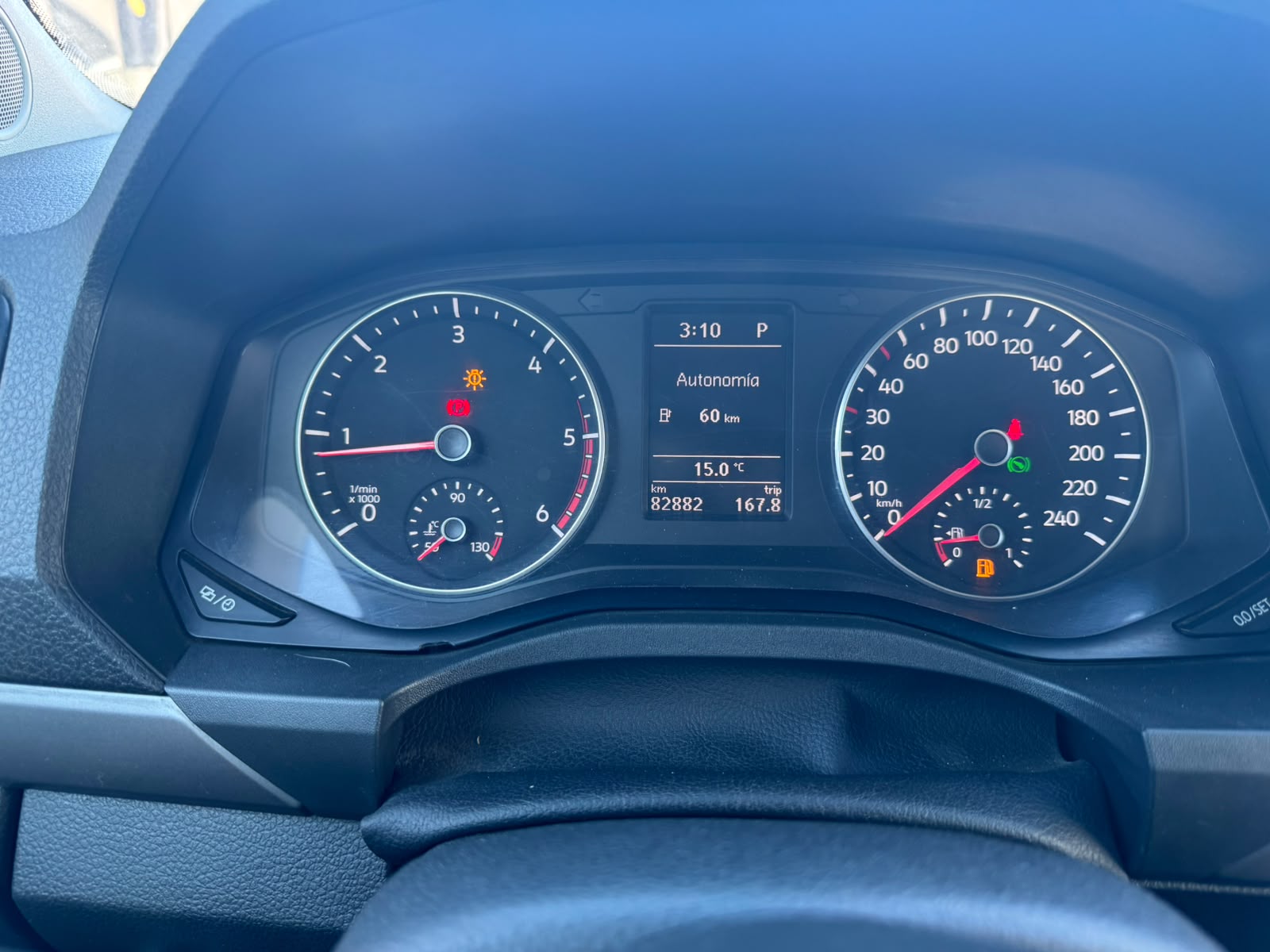 Volkswagen AMAROK COMFORTLINE 4X4 2.0 AUT 2023 - Imagen 8 de 11