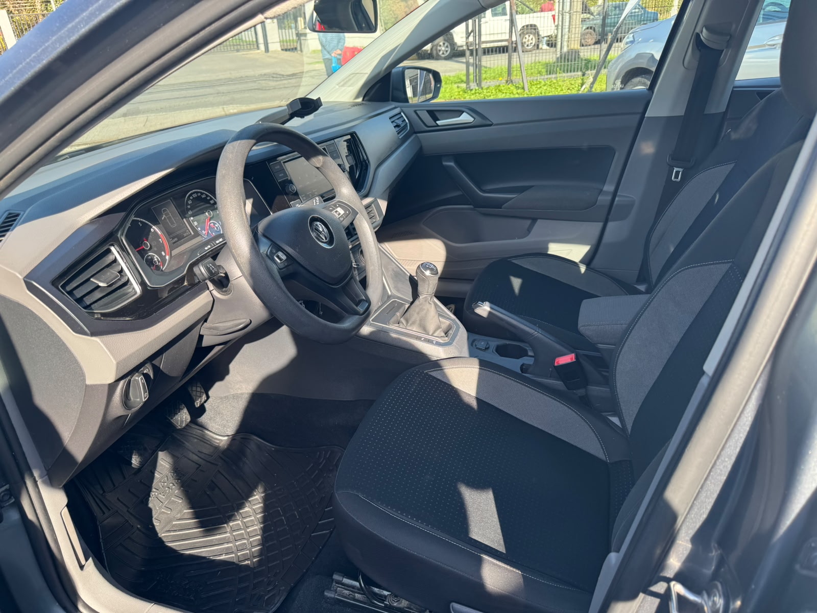 VOLKSWAGEN POLO HB 1.6/100 2019 - Imagen 8 de 10