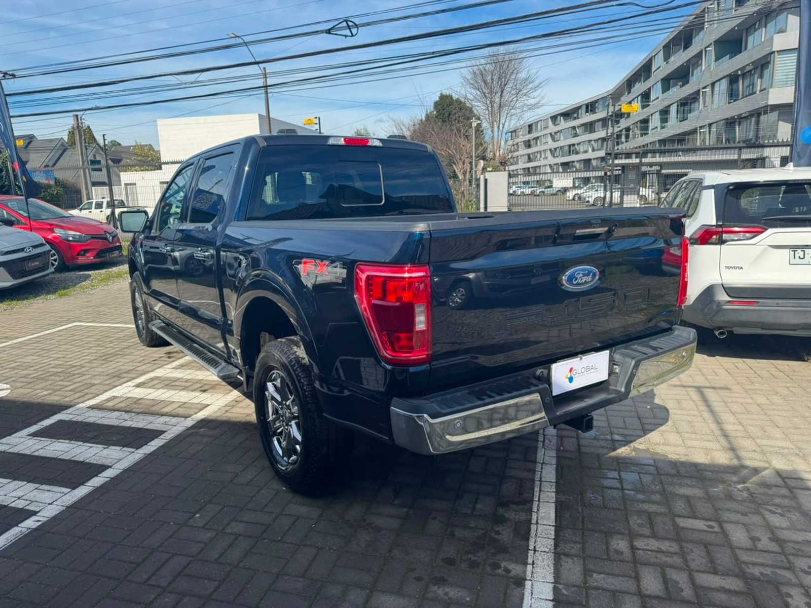 Ford F150 XLT 4X4 5.0 AUT 2024 - Foto 2 de 11