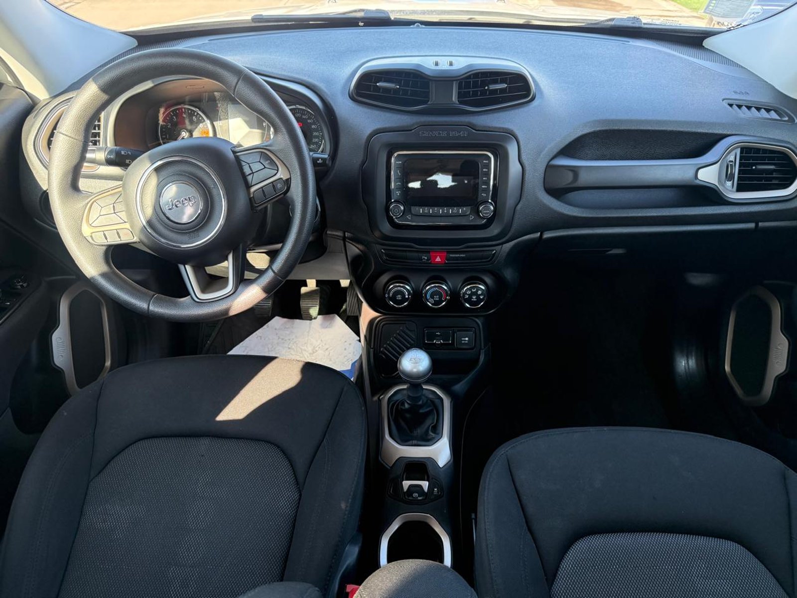 Jeep RENEGADE SPORT 1.8 2018 - Imagen 13 de 20