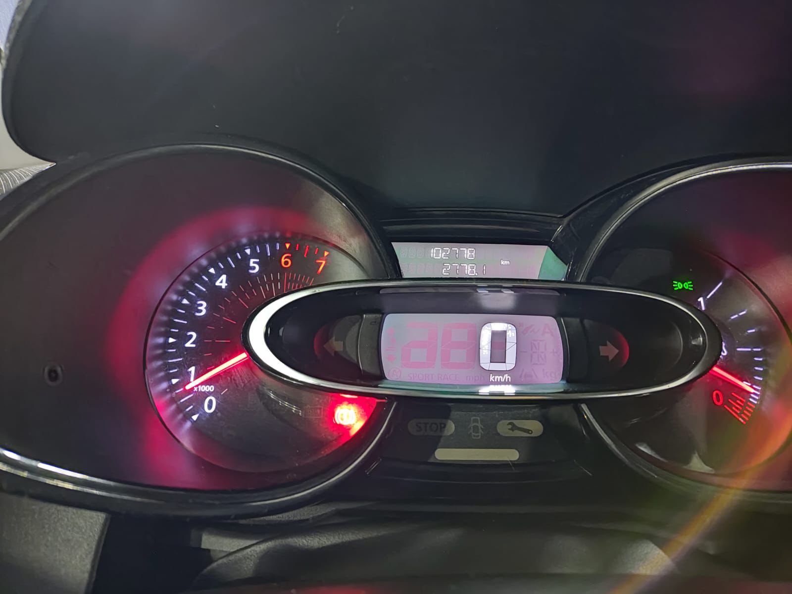 Renault CLIO IV HB 1.2 2020 - Imagen 9 de 11