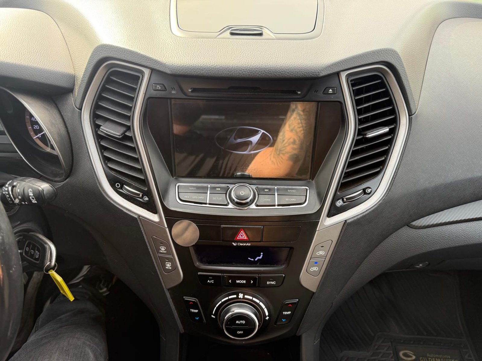 Hyundai SANTA FE 2.4 GLS 2WD 2017 - Imagen 15 de 20