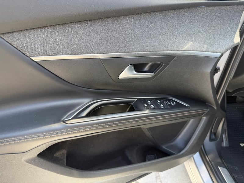 Peugeot 5008 GT LINE 1.6 AUT 2018 - Imagen 11 de 20
