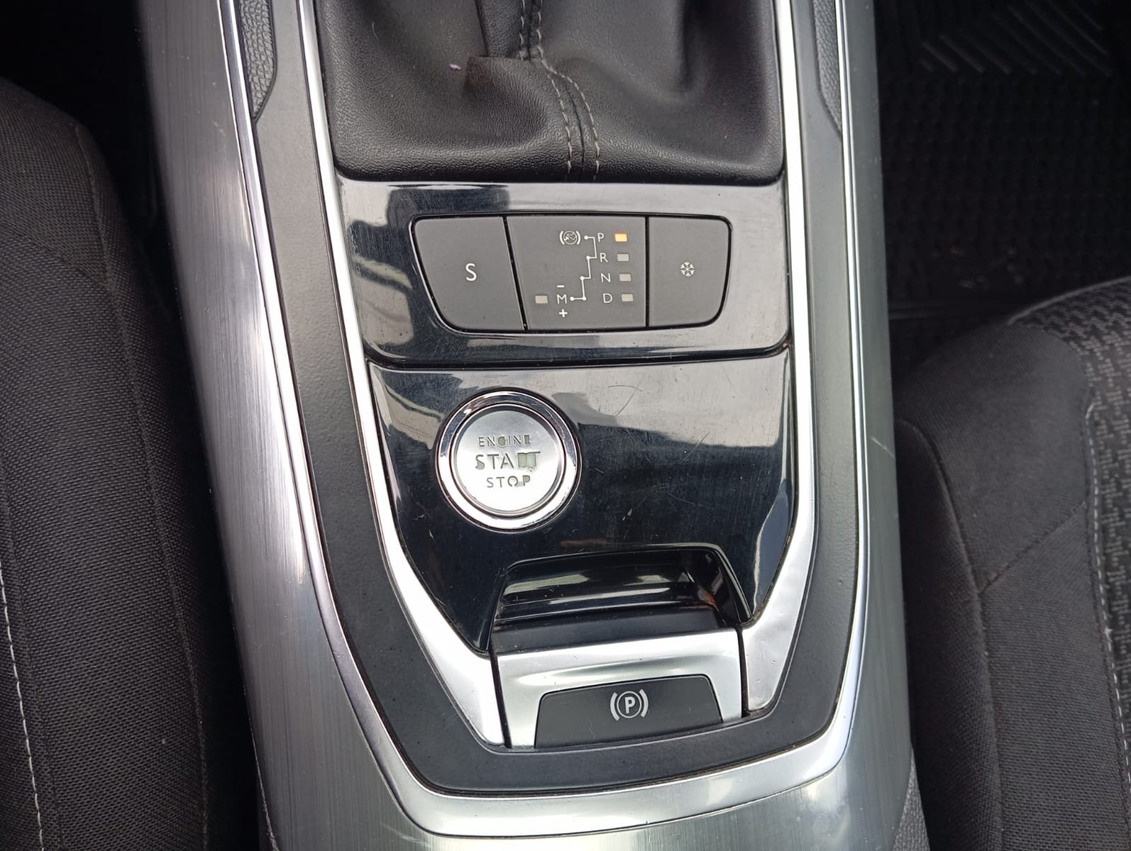 Peugeot 308 FELINE 1.6 BLUEHDI 120HP 2020 - Imagen 13 de 15