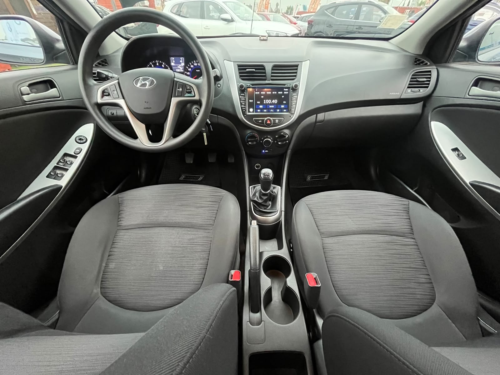 HYUNDAI ACCENT RB HB 1.4 2018 - Imagen 11 de 17