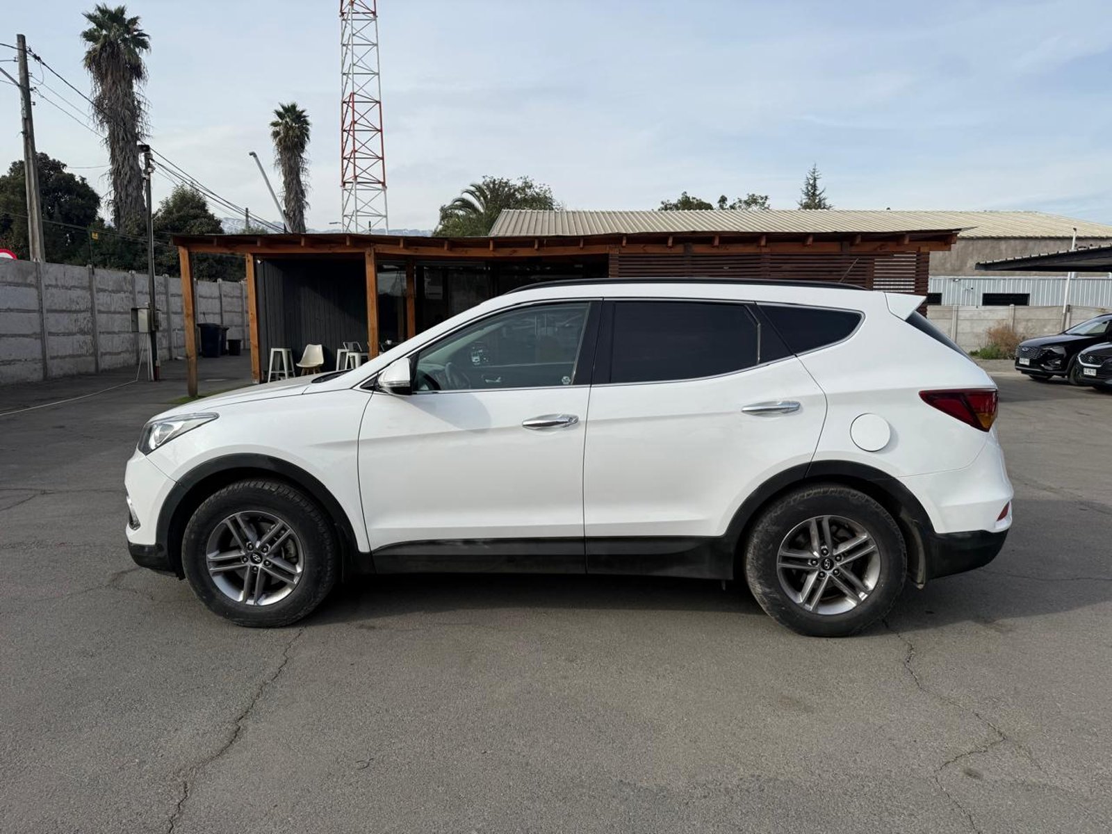 Hyundai SANTA FE 2.4 GLS 2WD 2017 - Foto 2 de 20