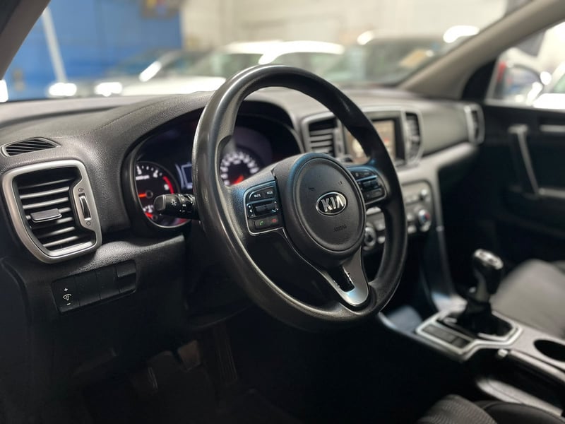 Kia SPORTAGE LX 2.0 2018 - Imagen 7 de 10