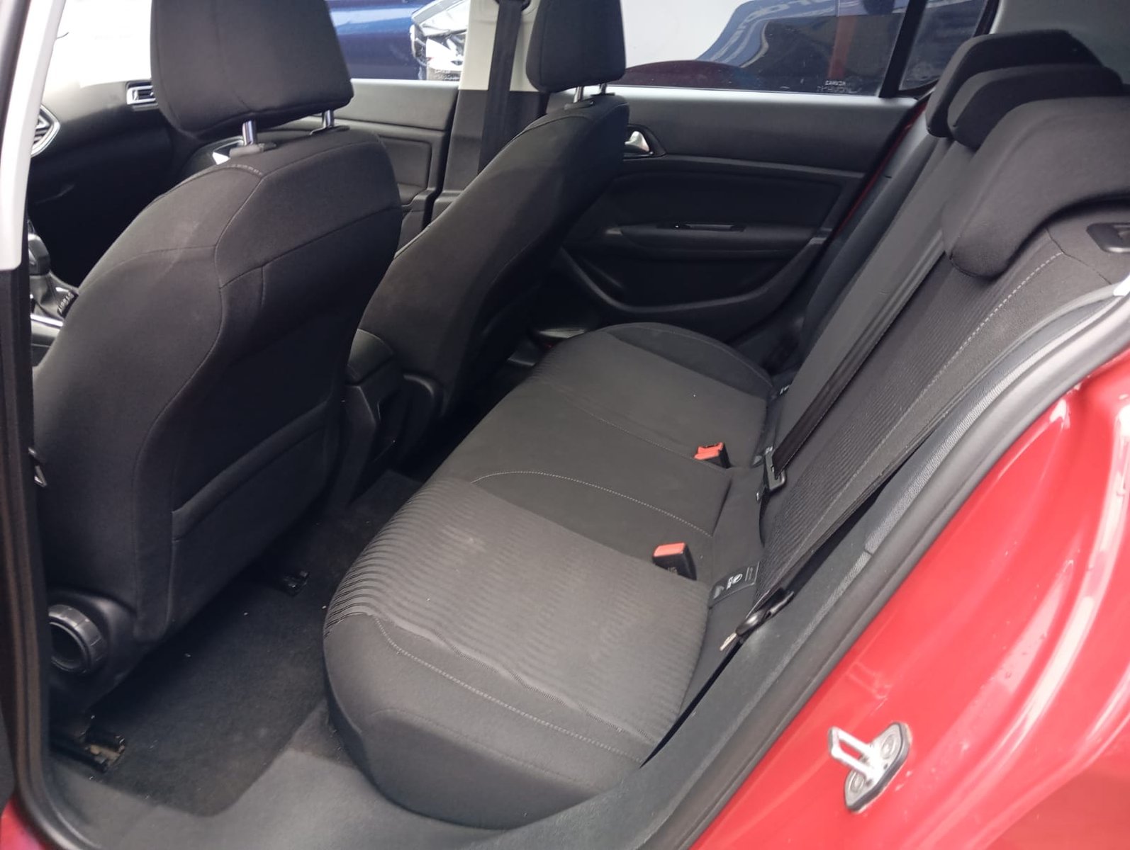 PEUGEOT 308 ALLURE PURETECH 1.2 AUT 2018 - Imagen 7 de 13