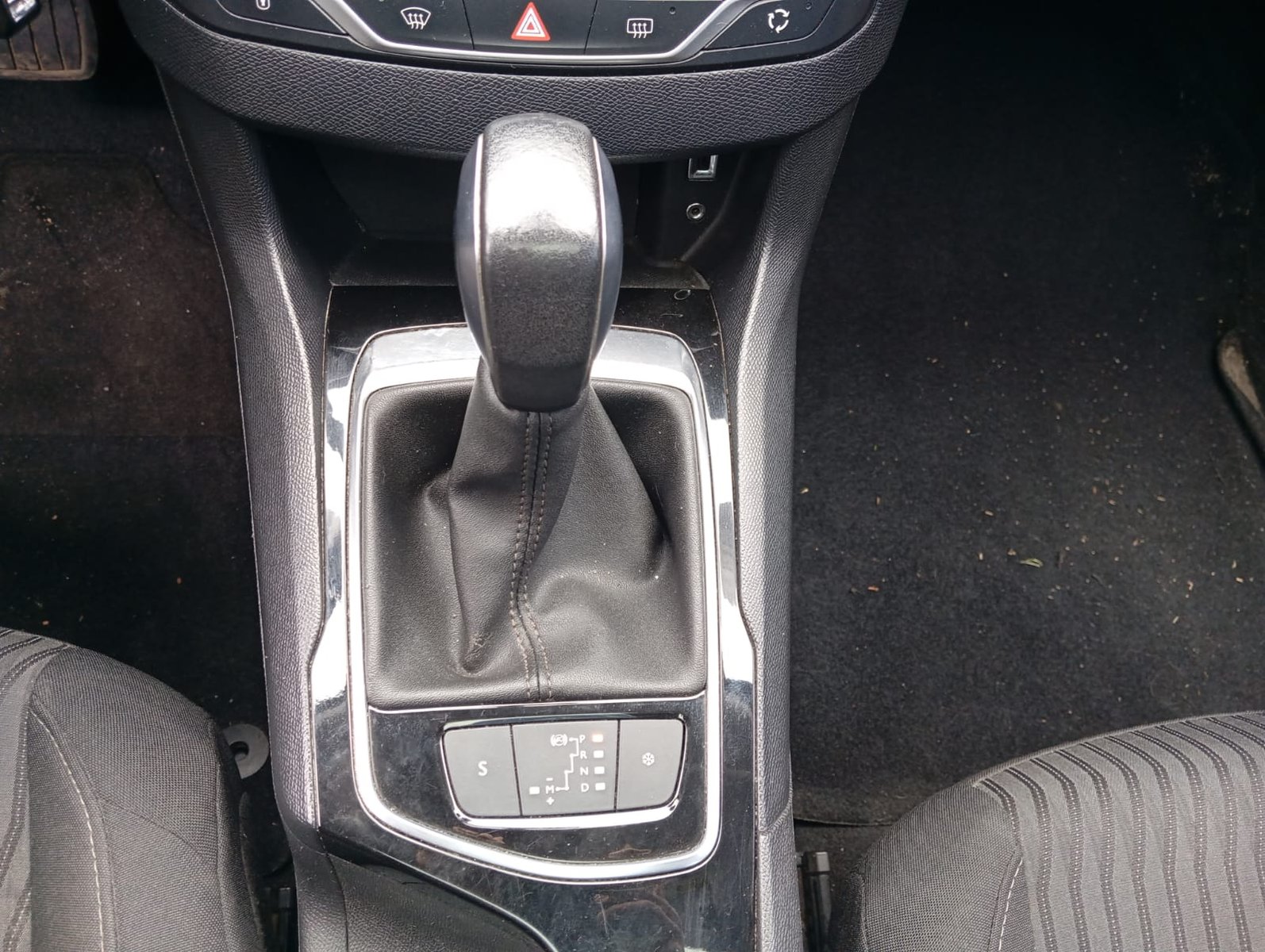 PEUGEOT 308 ALLURE PURETECH 1.2 AUT 2018 - Imagen 12 de 13