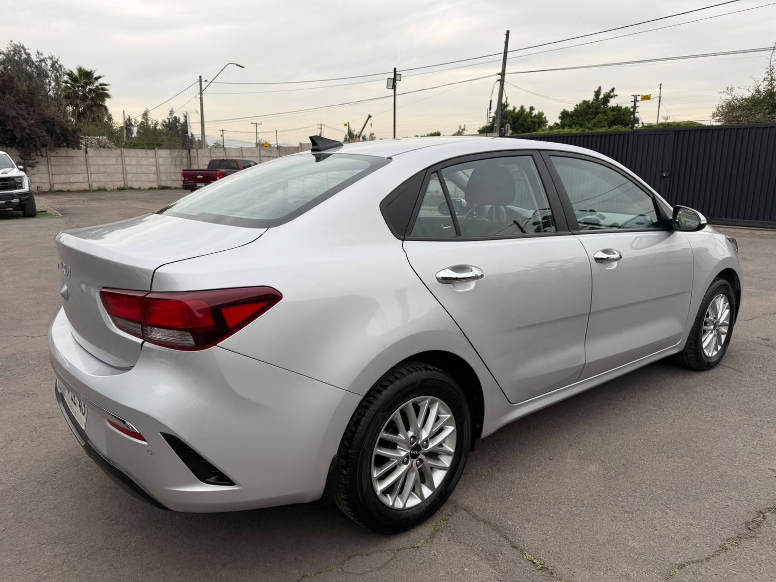 Kia RIO 4 6MT 1.4 2023 - Foto 5 de 20