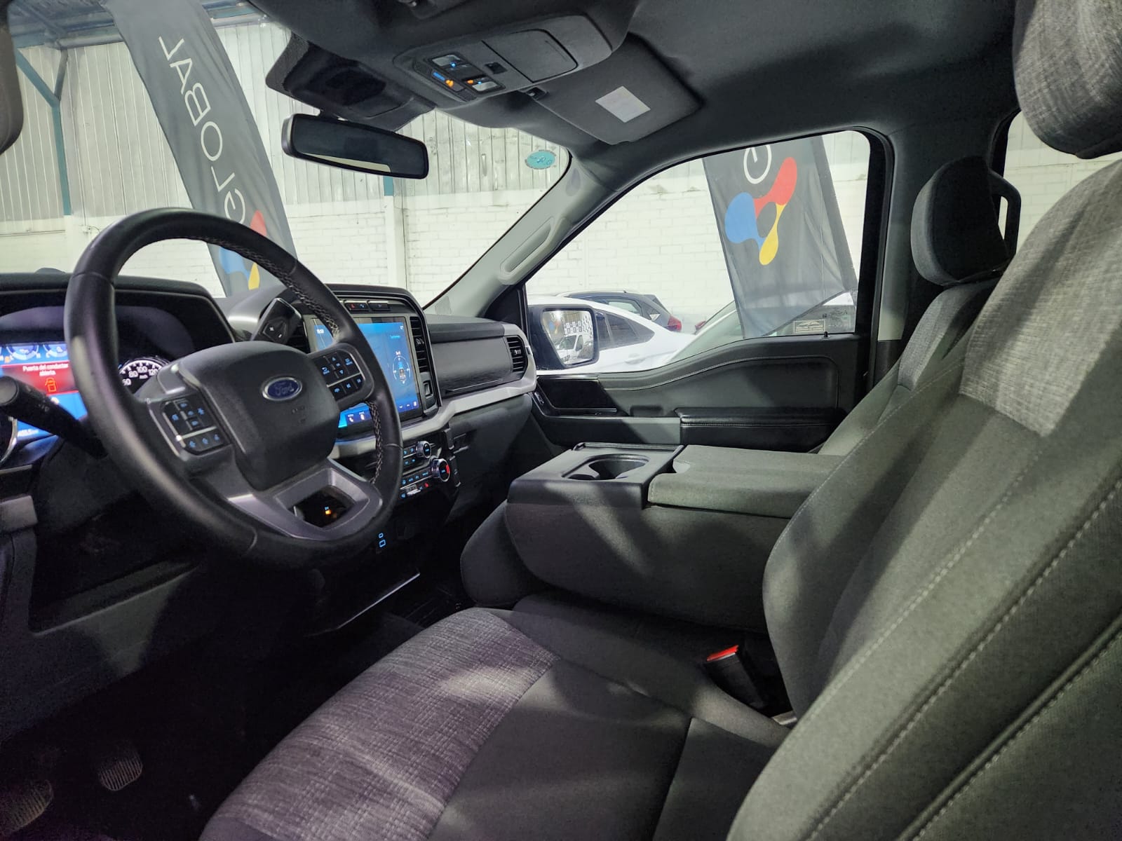 Ford F150 XLT 4X4 5.0 AUT 2024 - Imagen 9 de 11