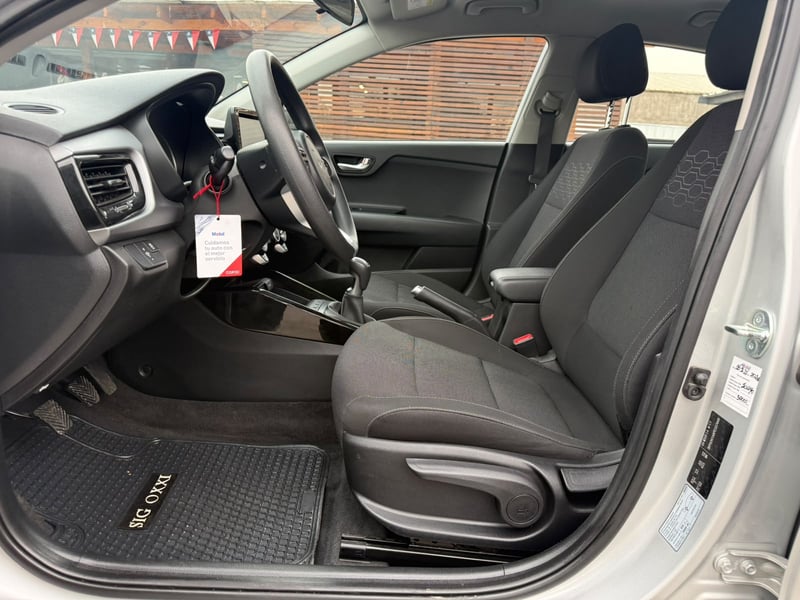 Kia RIO 4 6MT 1.4 2023 - Imagen 10 de 20