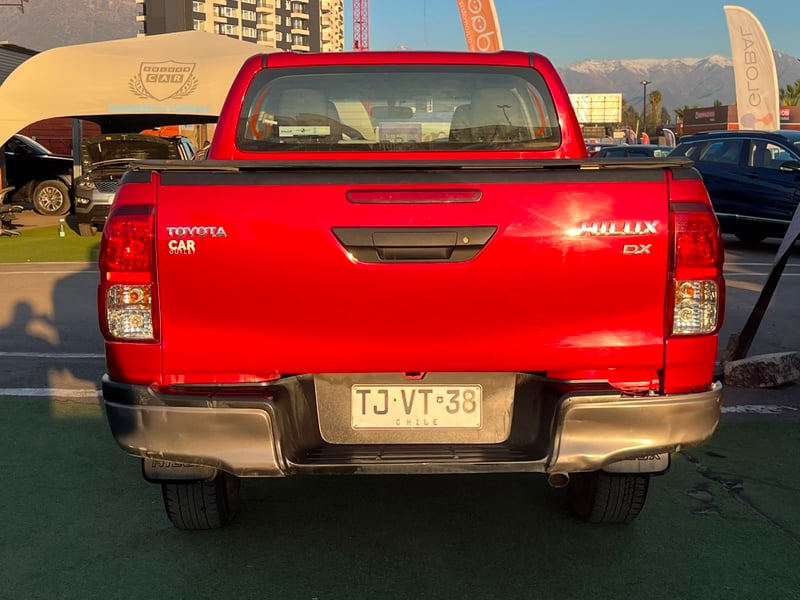 Toyota HI LUX DCAB MT 4X4 2.4 2024 - Imagen 4 de 18