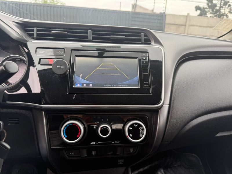 Honda NEW CITY LX 1.5 2018 - Imagen 16 de 20