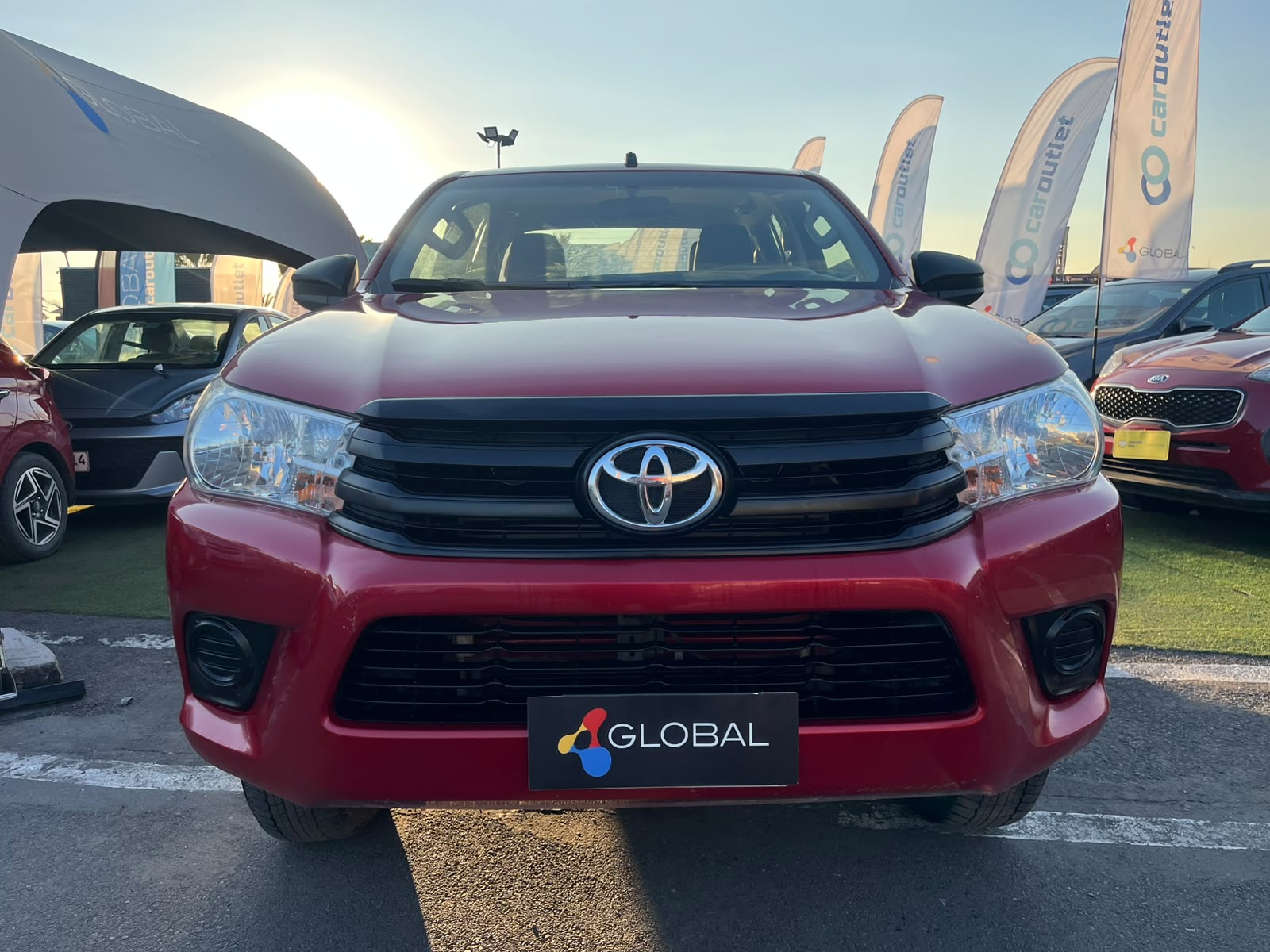 Toyota HI LUX DCAB MT 4X4 2.4 2024 - Imagen 8 de 18