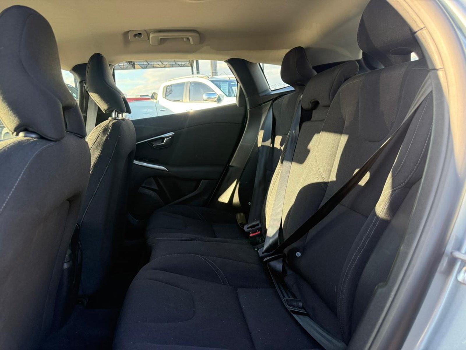 Volvo V40 T4 COMFORT 2016 - Imagen 16 de 18