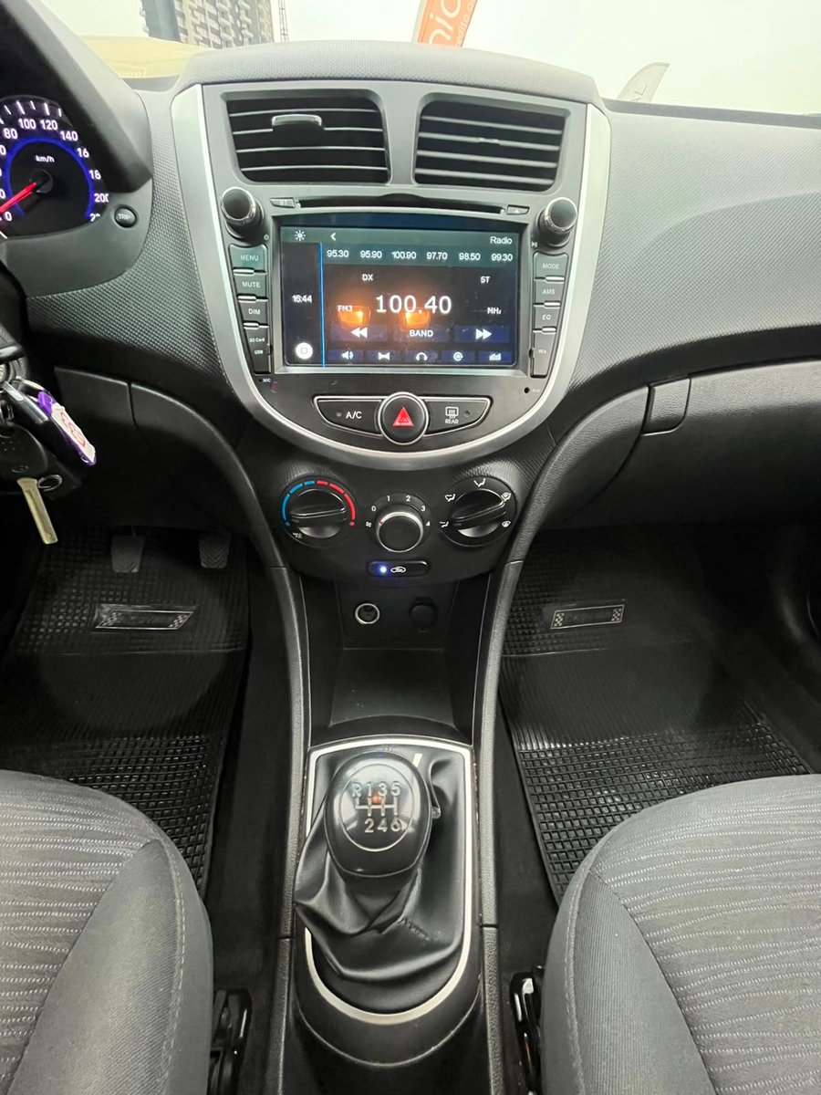 HYUNDAI ACCENT RB HB 1.4 2018 - Imagen 14 de 17
