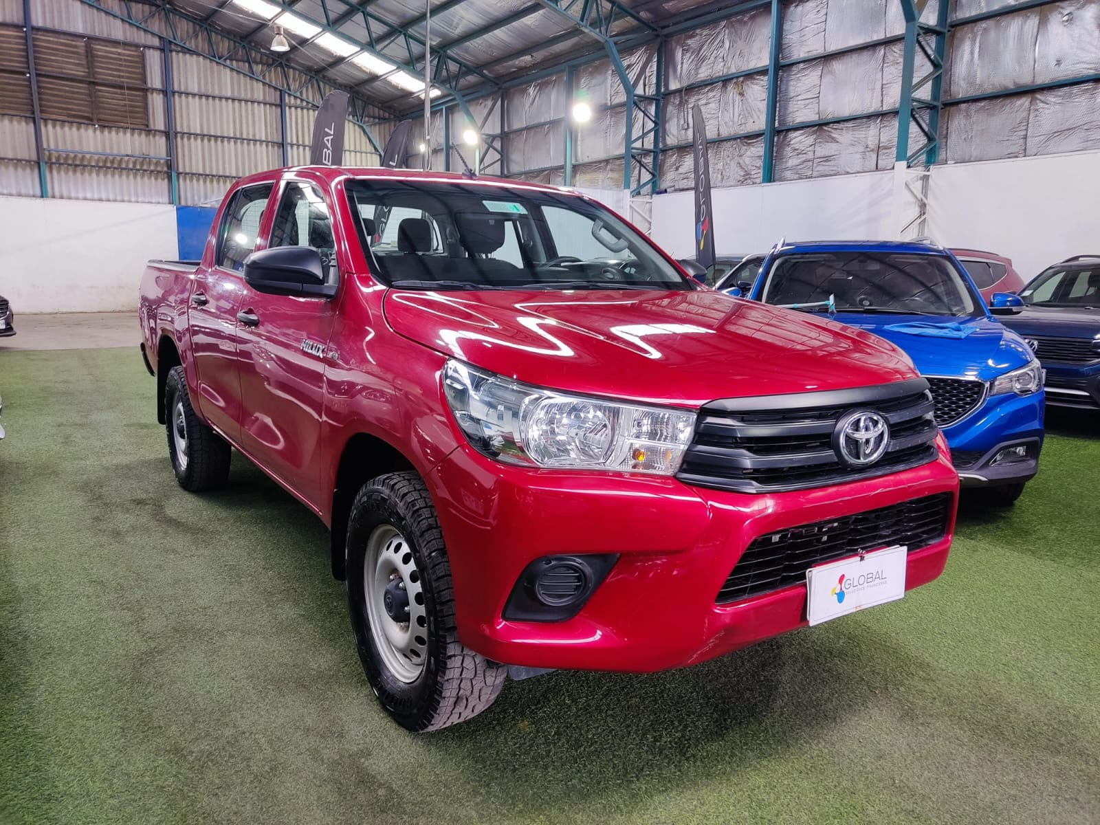 Toyota HI LUX DCAB MT 4X4 2.4 2024 - Imagen 7 de 14