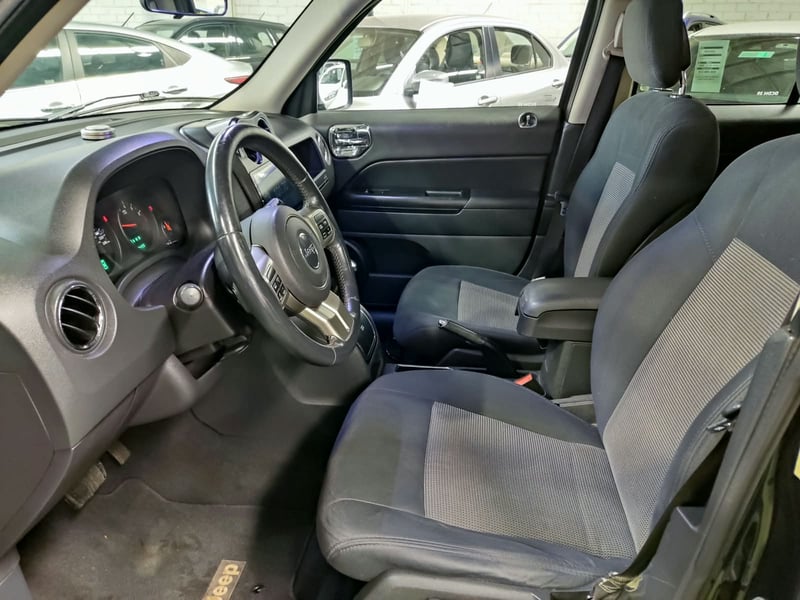 Jeep PATRIOT 4X4 2.4 AUT 2011 - Imagen 9 de 16