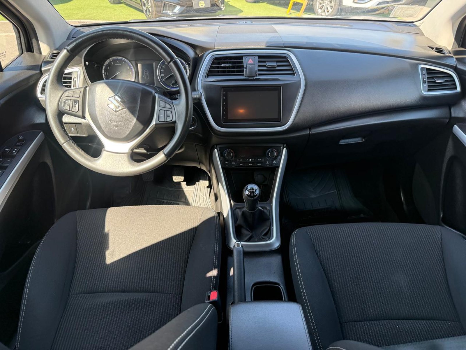 Suzuki SCROSS II GLX 1.6 2019 - Imagen 13 de 20