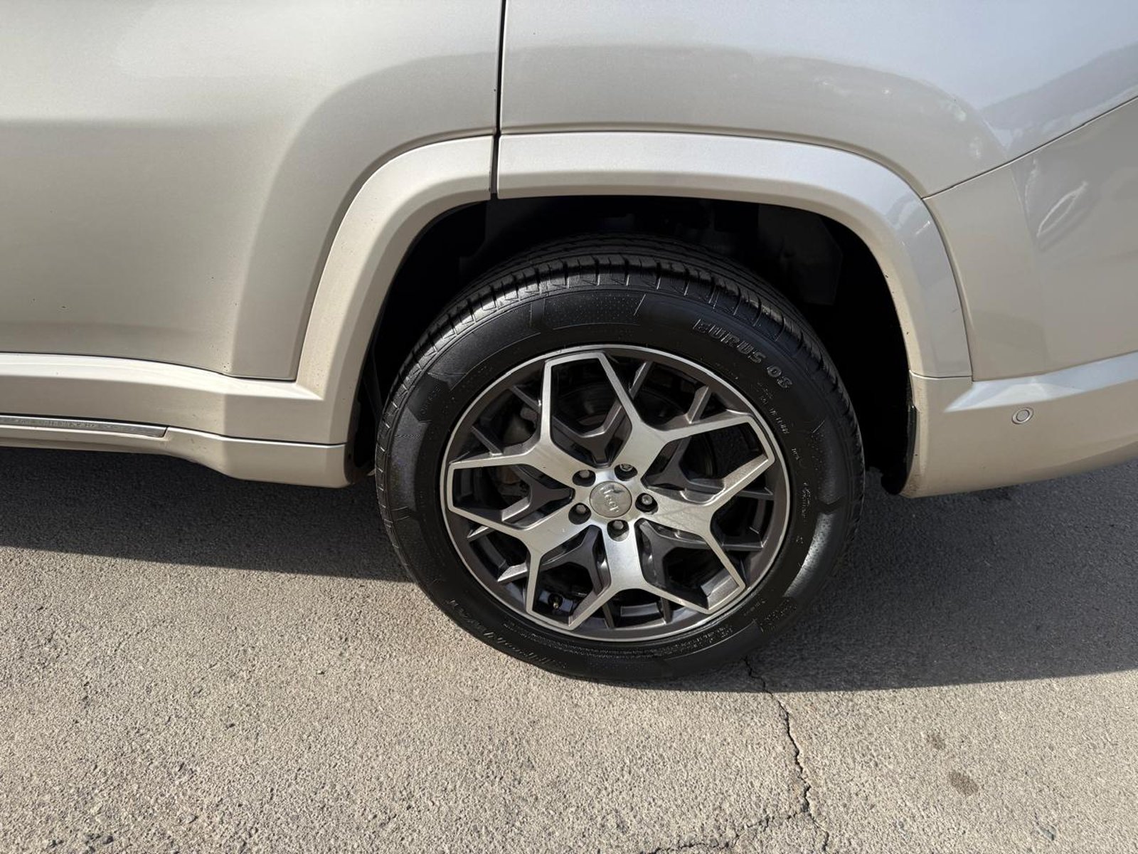 JEEP COMMANDER OVERLAND 4X4 2.0 AUT 2023 - Imagen 20 de 20