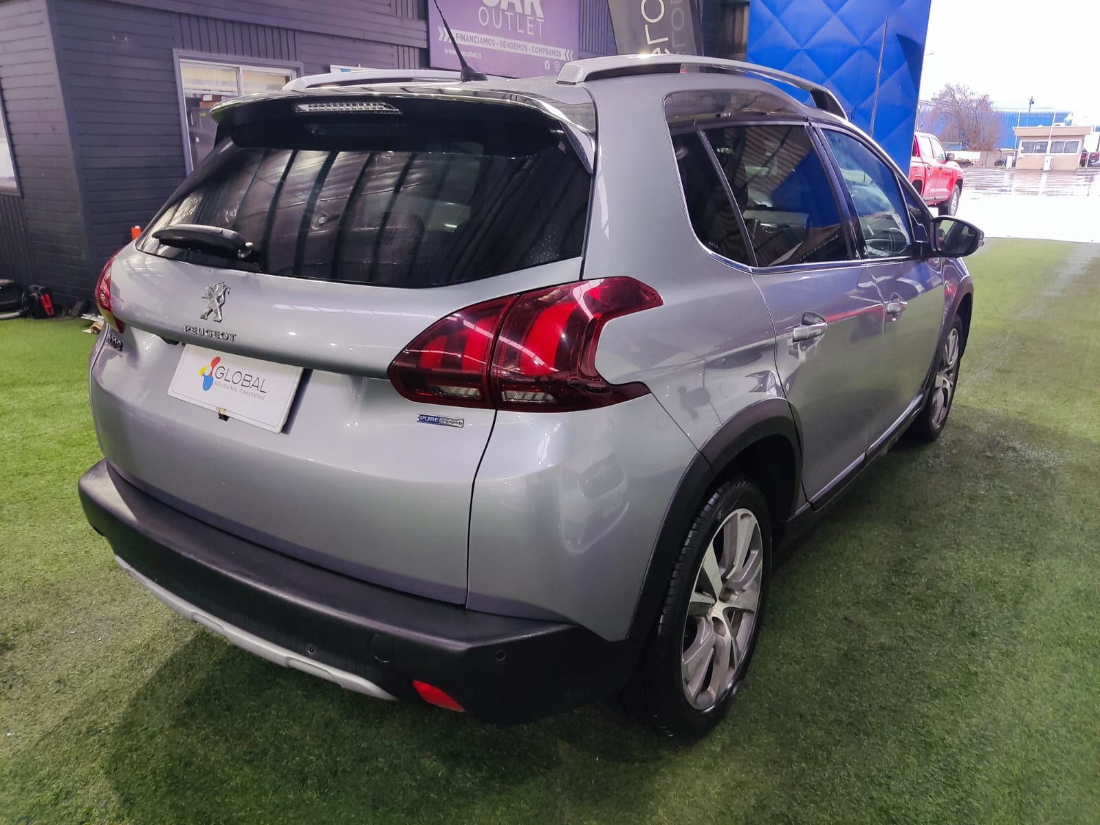 Peugeot 2008 ALLURE 1.2 AT 2018 - Foto 4 de 13