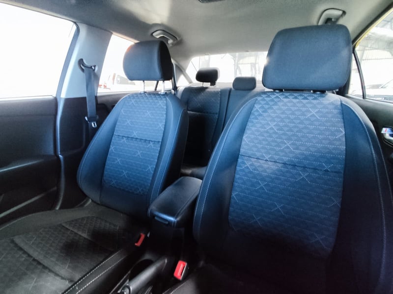 Kia RIO 4 LX 1.4 2021 - Imagen 9 de 14