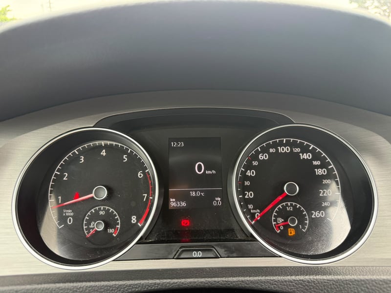 Volkswagen GOLF HB 1.6 2015 - Imagen 13 de 19