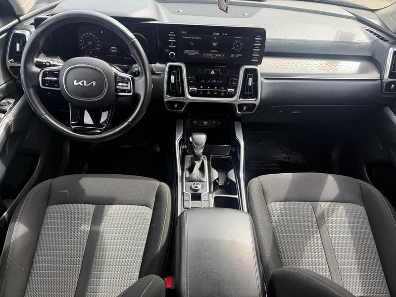 Kia SORENTO 2WD 2.5 AUT 2022 - Imagen 12 de 20