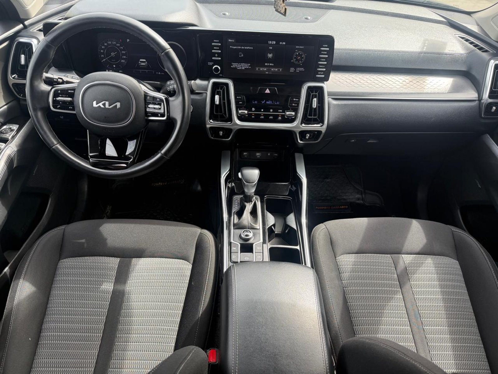 Kia SORENTO 2WD 2.5 AUT 2022 - Imagen 12 de 20