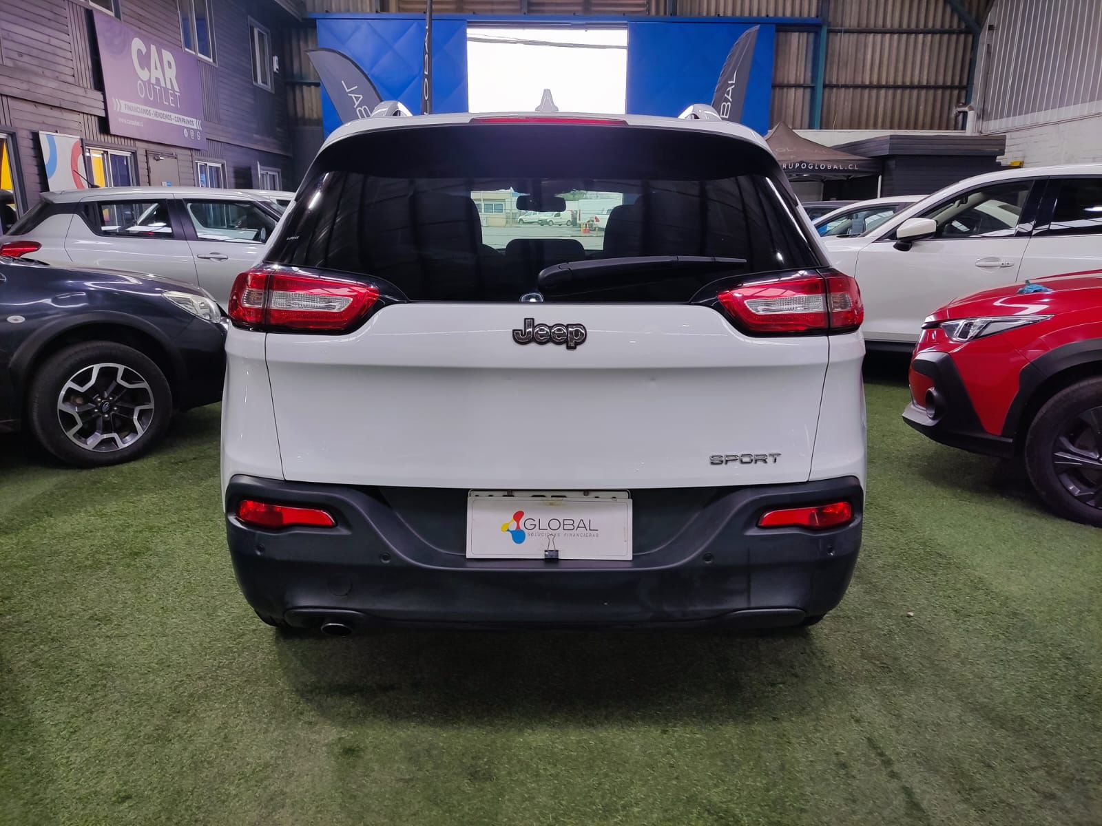 JEEP CHEROKEE SPORT 2018 - Foto 3 de 12