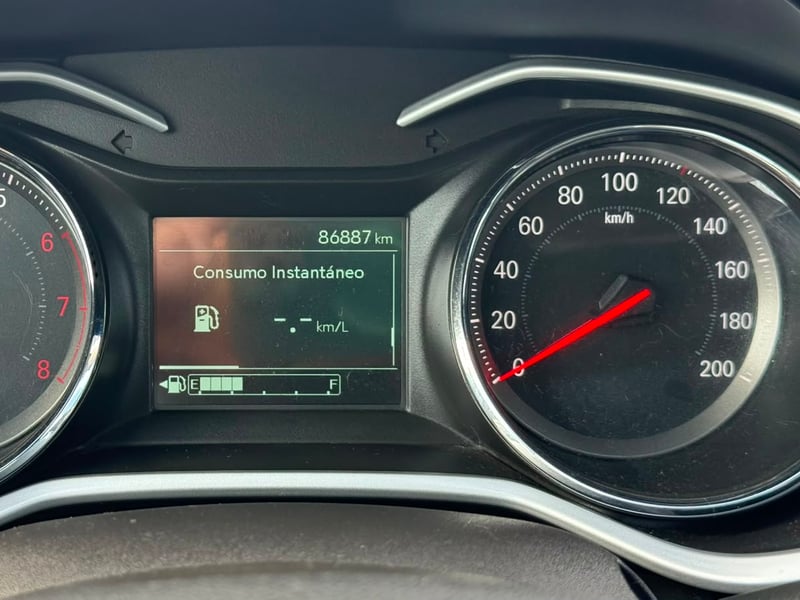 Chevrolet ONIX NB LT 1.0T 2022 - Imagen 13 de 19