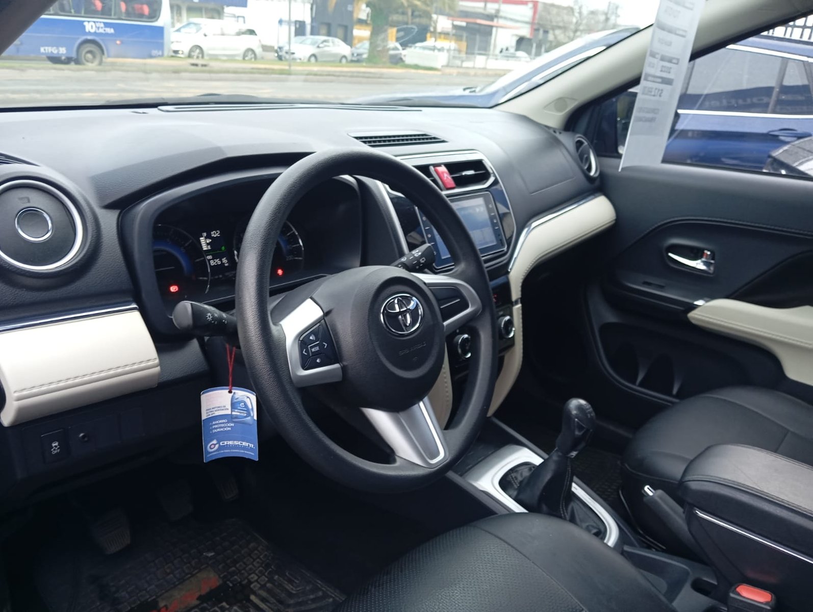Toyota RUSH 1.5 MT 2022 - Imagen 8 de 11