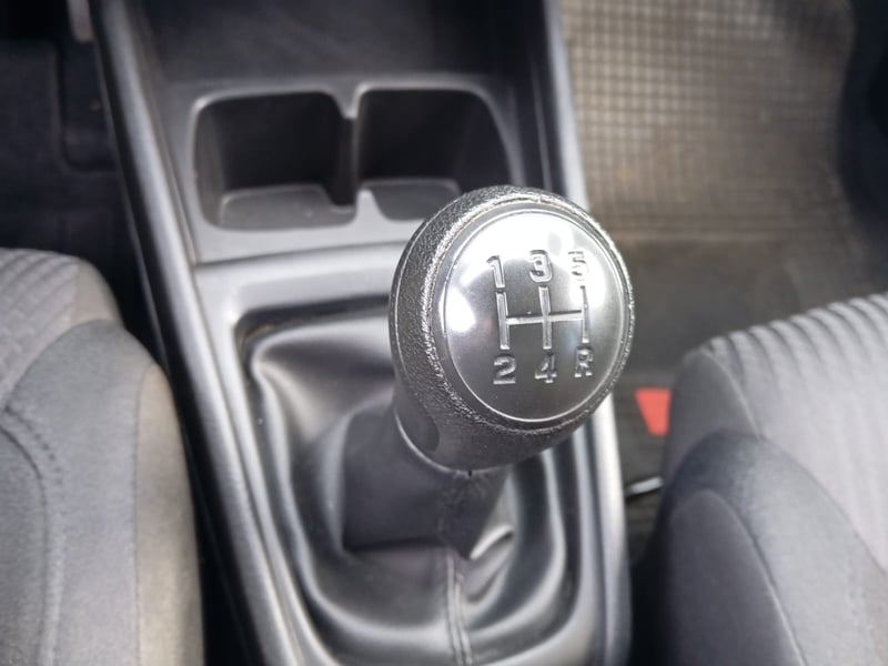 Suzuki ERTIGA GLX 1.5 2022 - Imagen 14 de 14