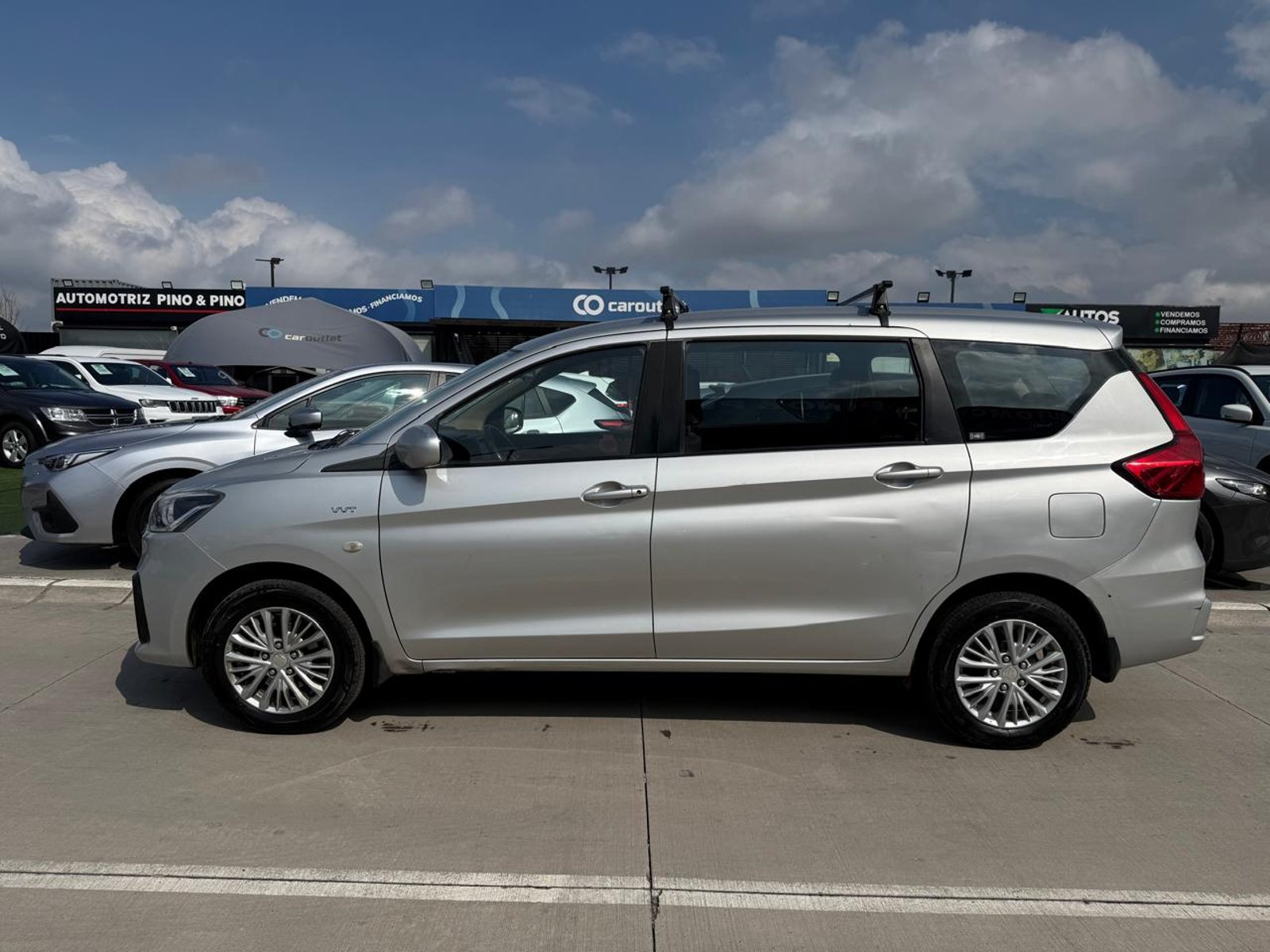 Suzuki ERTIGA GLX 1.5 2020 - Foto 2 de 20