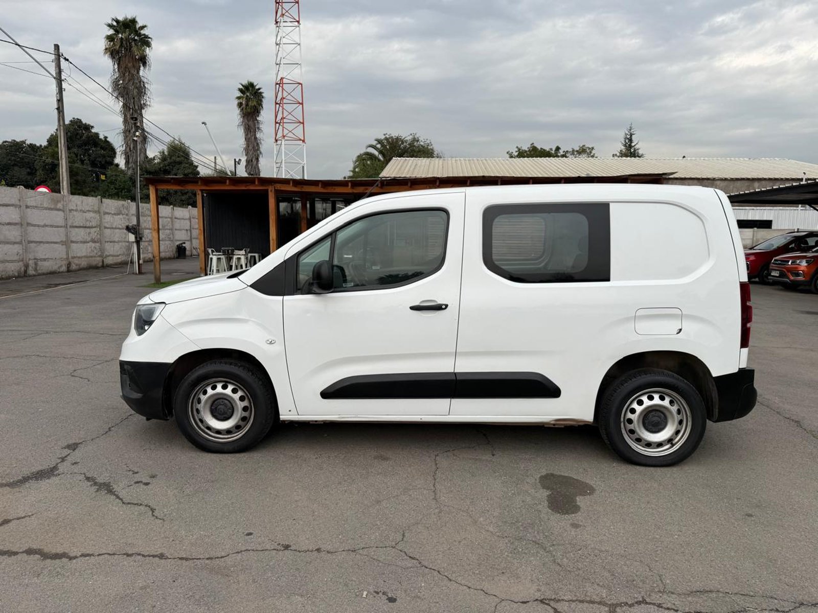 Opel COMBO 1.6 2022 - Foto 2 de 20