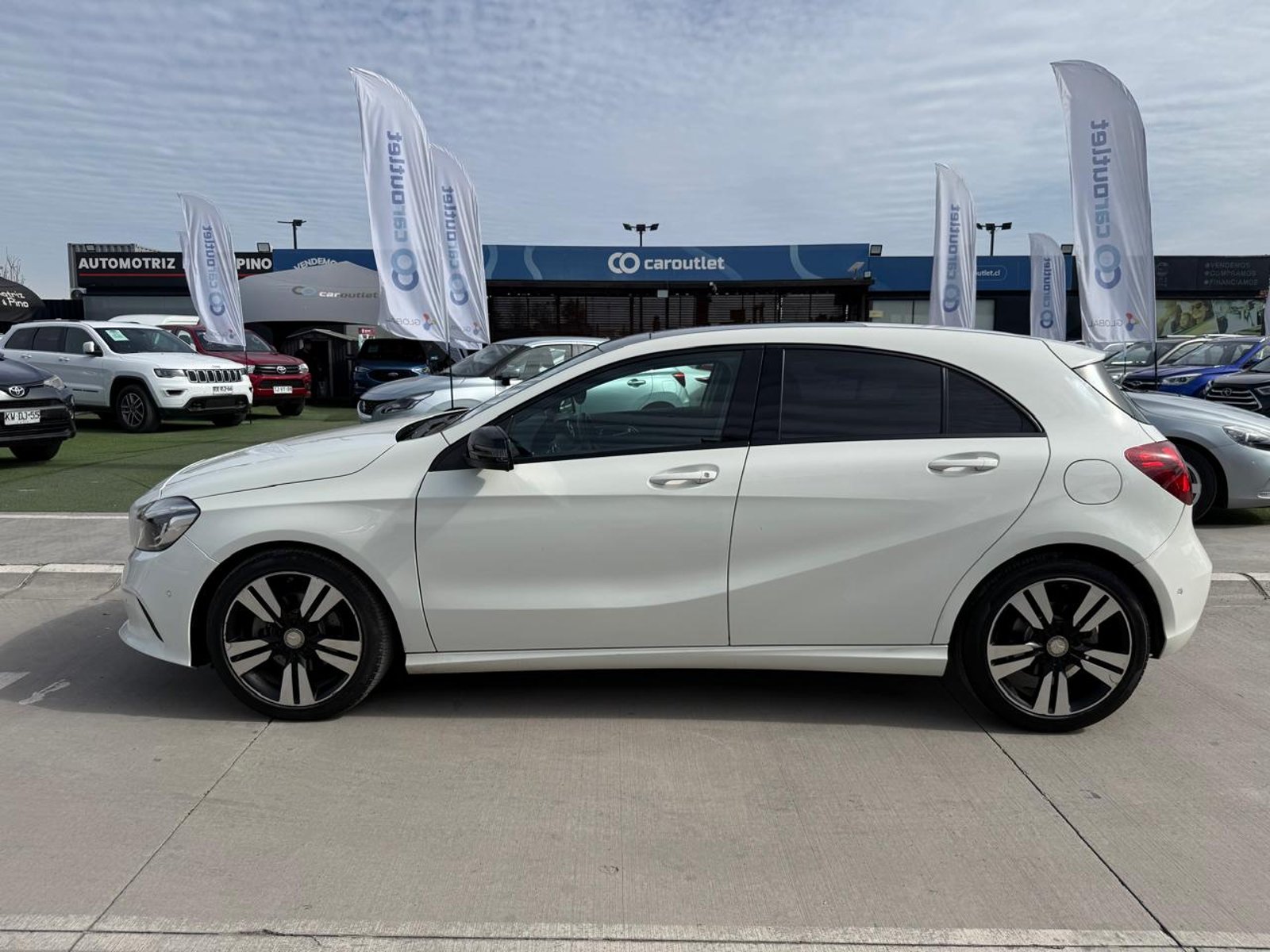 Mercedes-Benz A200 D 2017 - Foto 2 de 20
