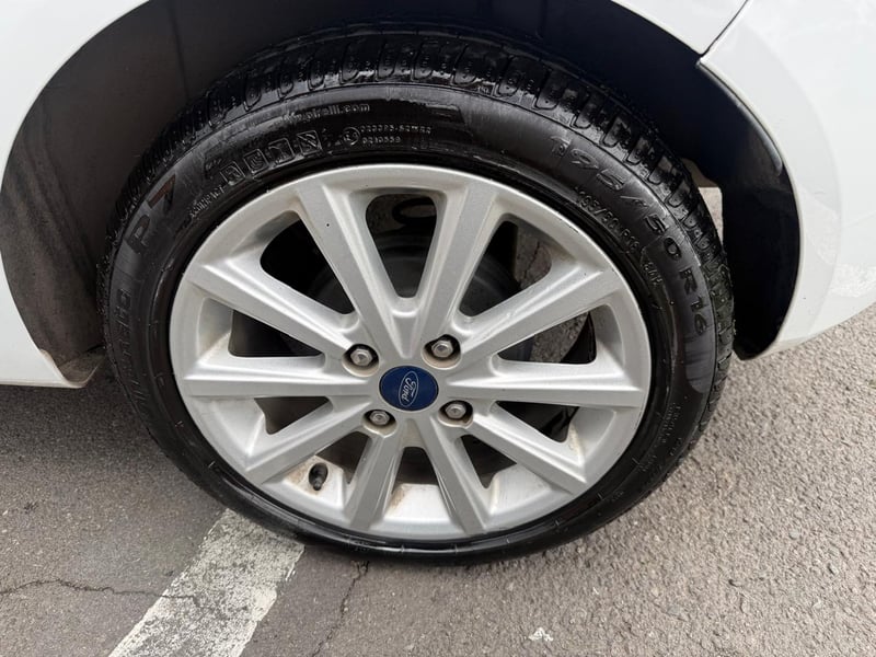 Ford FIESTA HB 1.6 2019 - Imagen 18 de 19