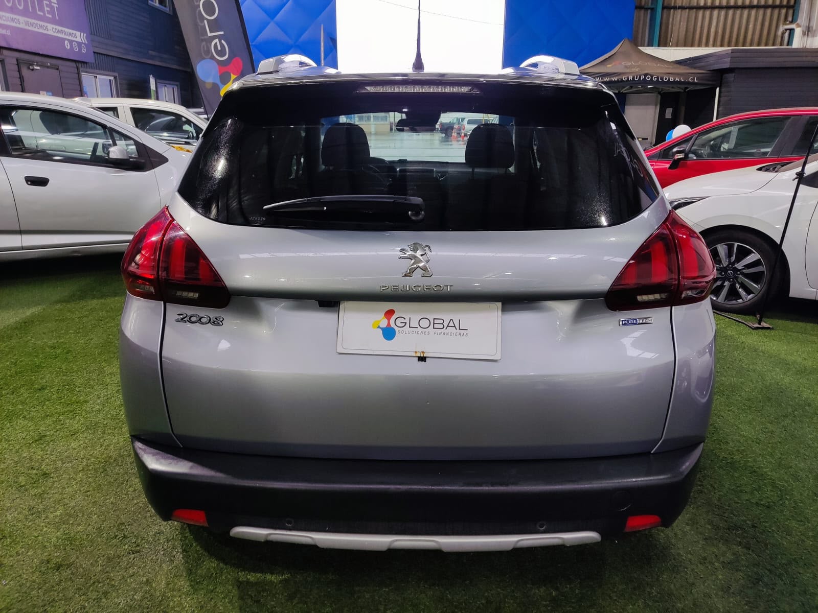 Peugeot 2008 ALLURE 1.2 AT 2018 - Foto 3 de 13