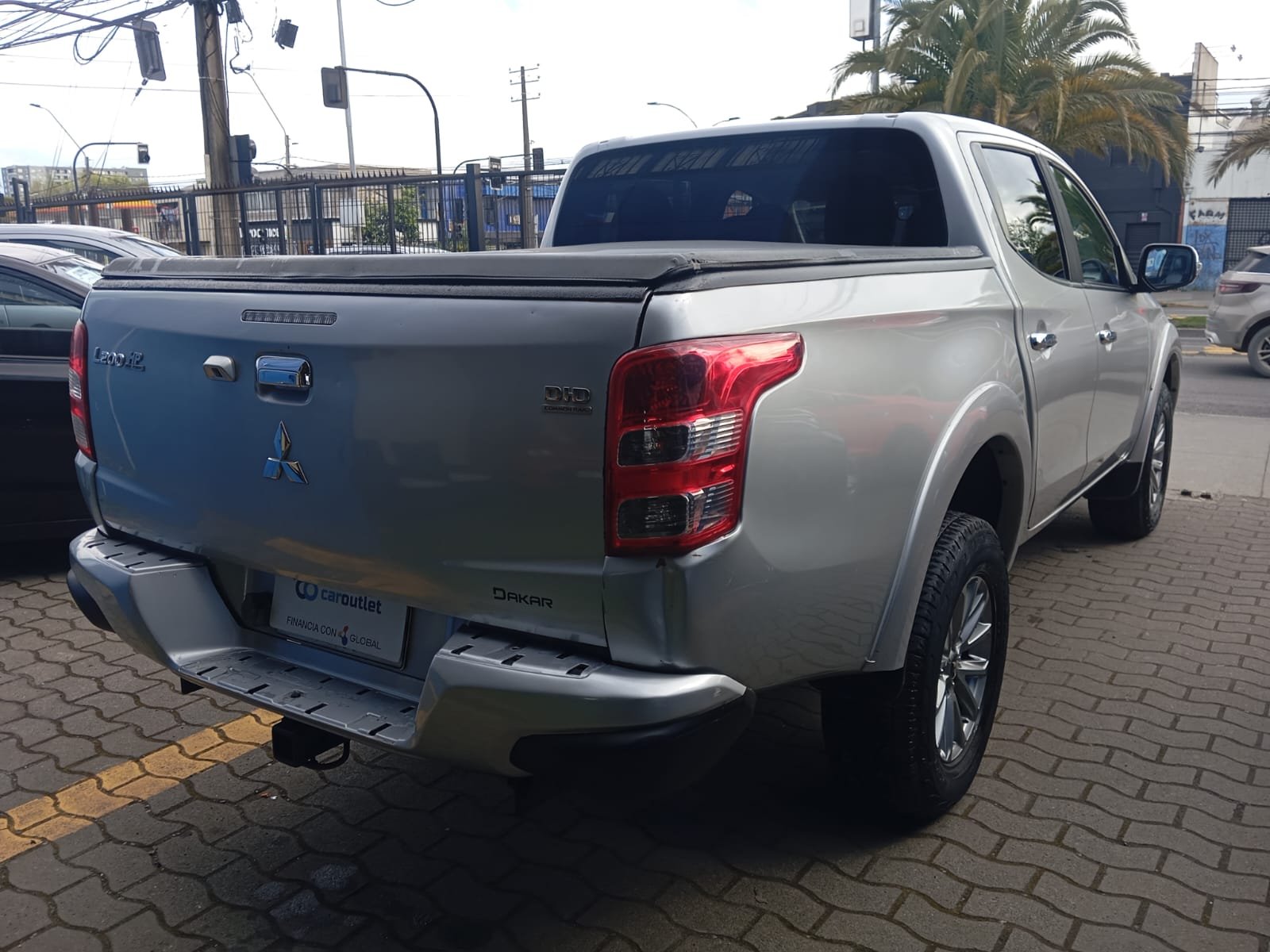 Mitsubishi L200 2.4 DAKAR AT HP 2018 - Foto 4 de 13