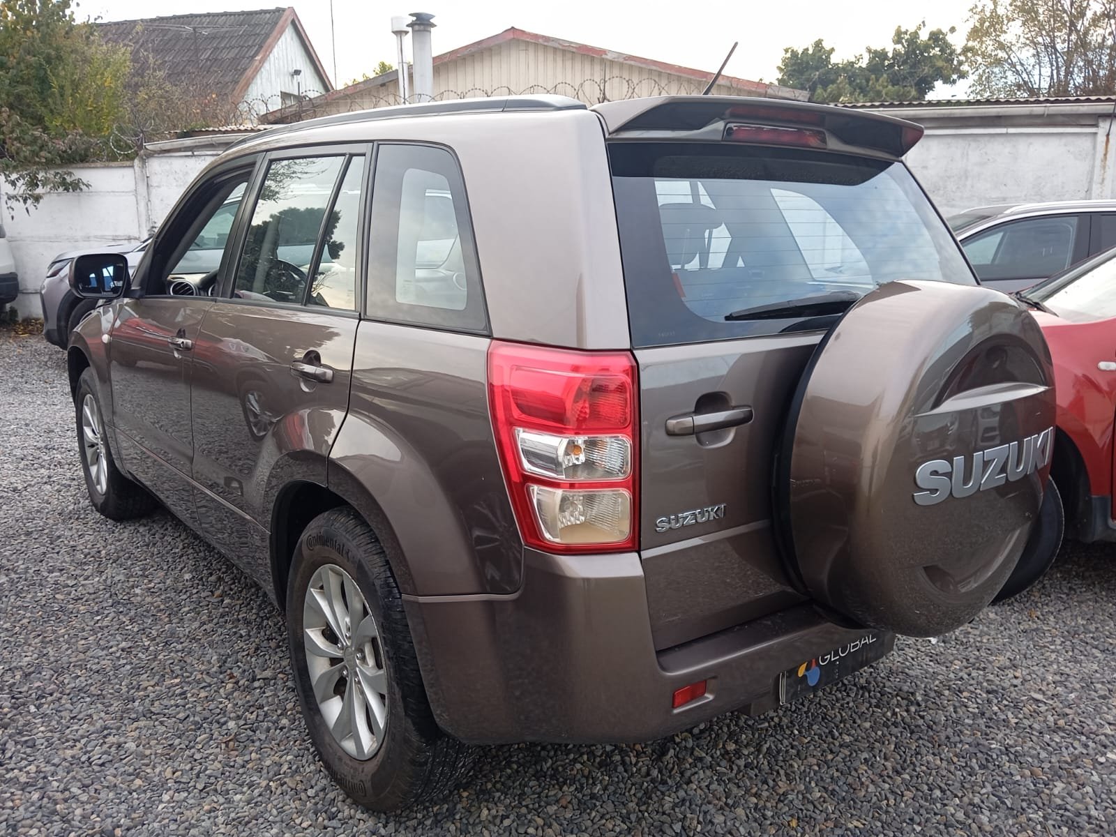 Suzuki GRAND NOMADE GLX 2.4 2019 - Foto 2 de 11