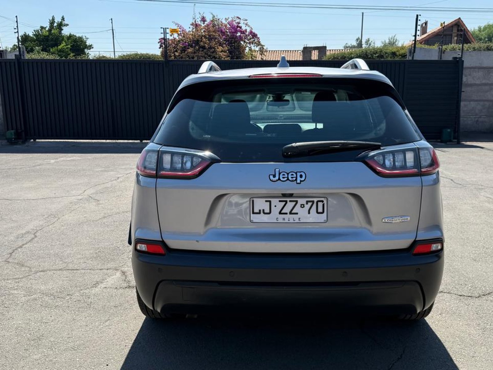 Jeep CHEROKEE LONGITUDE 4X2 2019 - Foto 4 de 20
