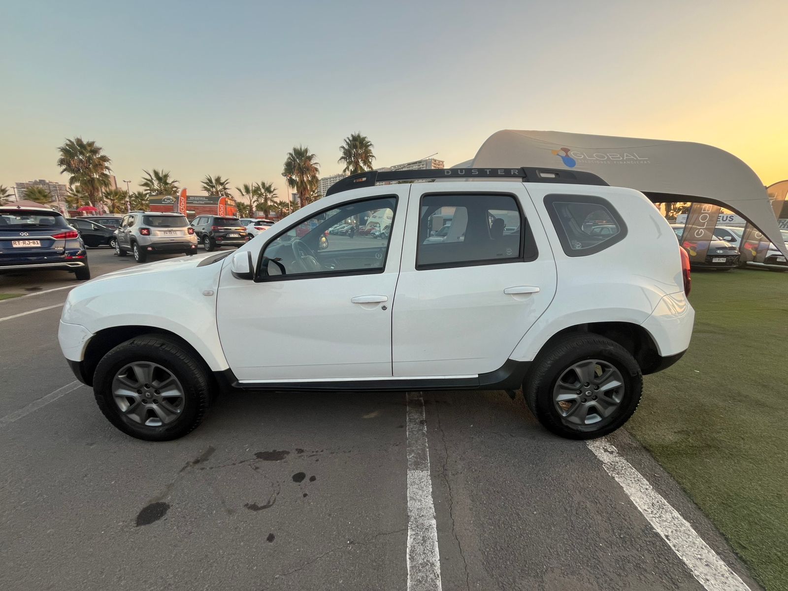 Renault DUSTER ZEN 1.6 2018 - Foto 2 de 18