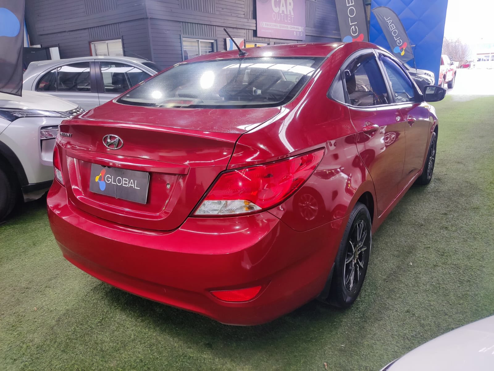 Hyundai ACCENT GL 1.4 2019 - Foto 4 de 11