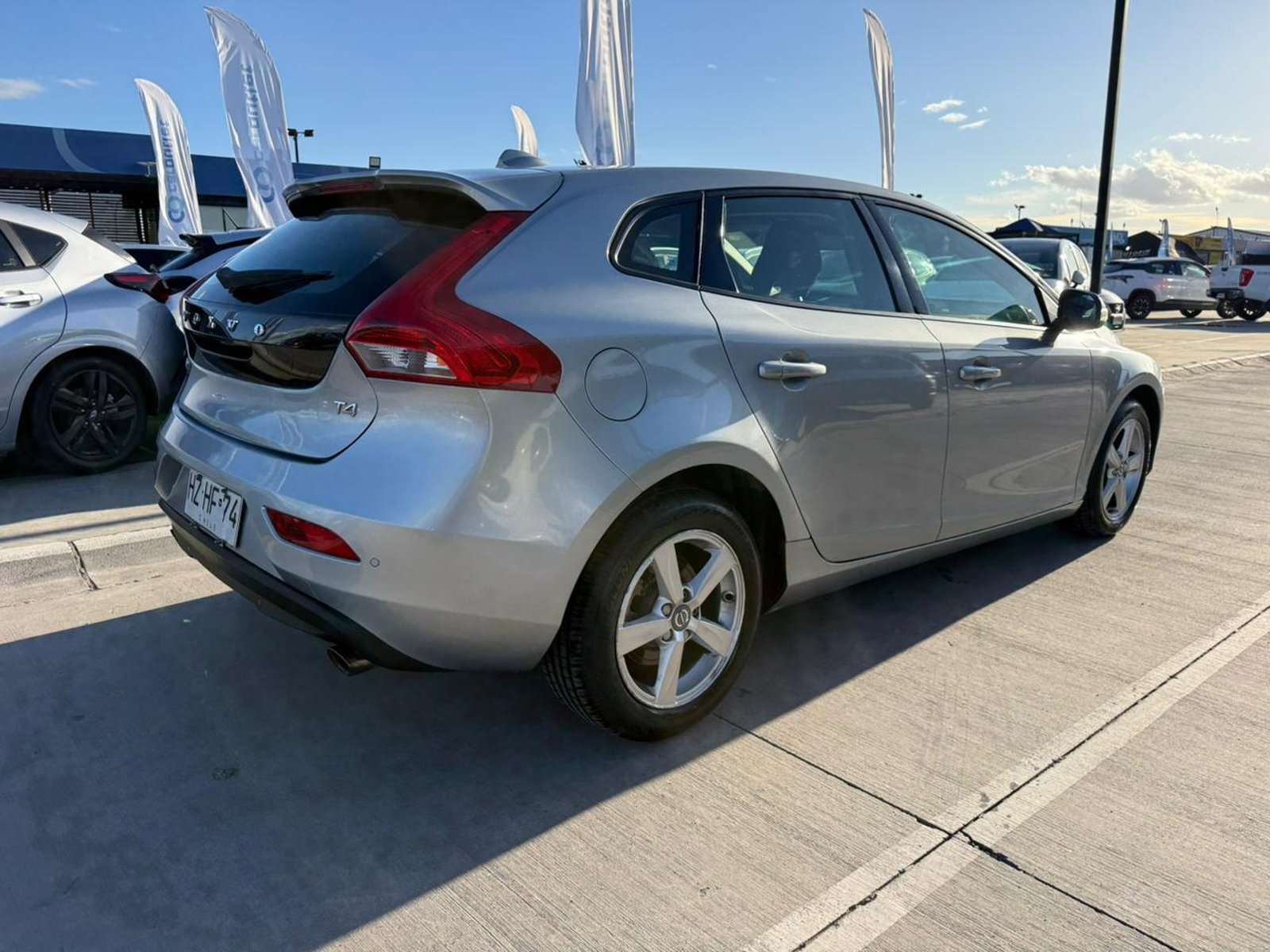 Volvo V40 T4 COMFORT 2016 - Imagen 5 de 18